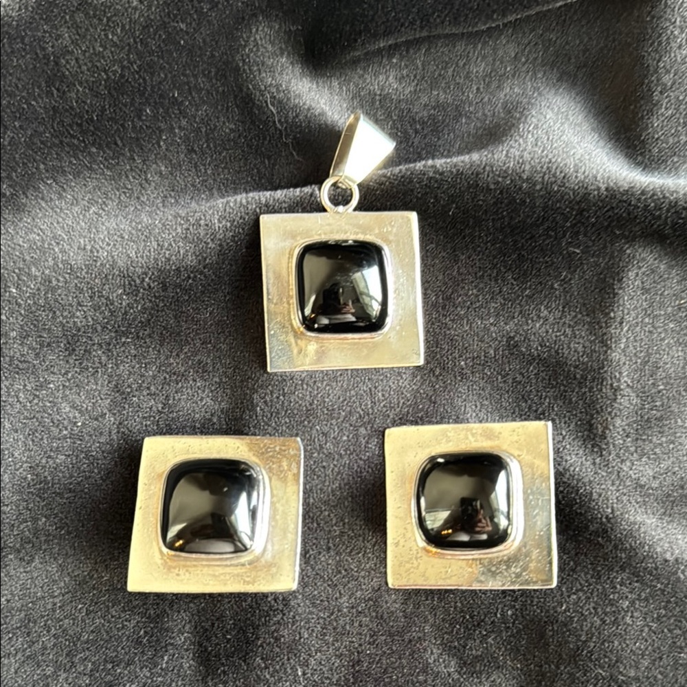 Elegant Sterling Silver and Black Onyx Jewelry Set